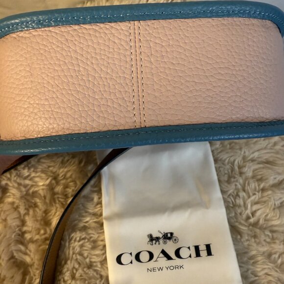 *BRAND NEW* Coach Crossbody Bag - Picture 3 of 3